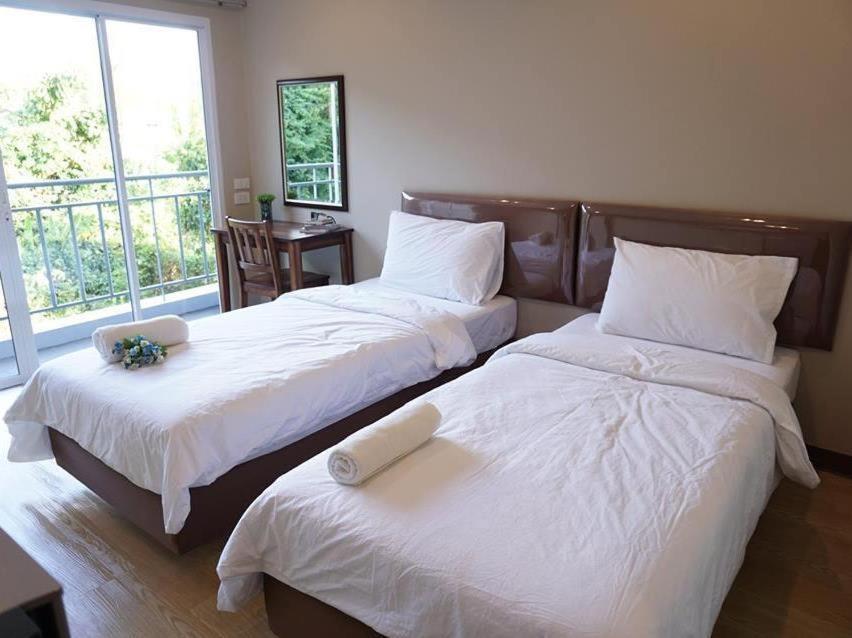 Chompu Nakarin Apartment Trang Buitenkant foto