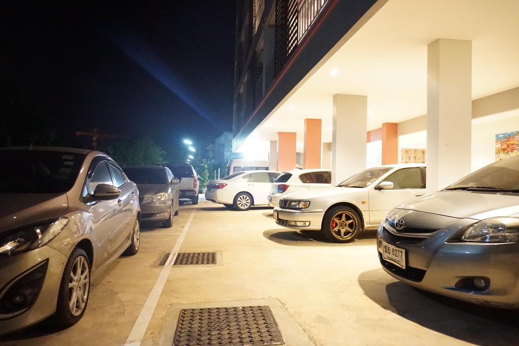 Chompu Nakarin Apartment Trang Buitenkant foto