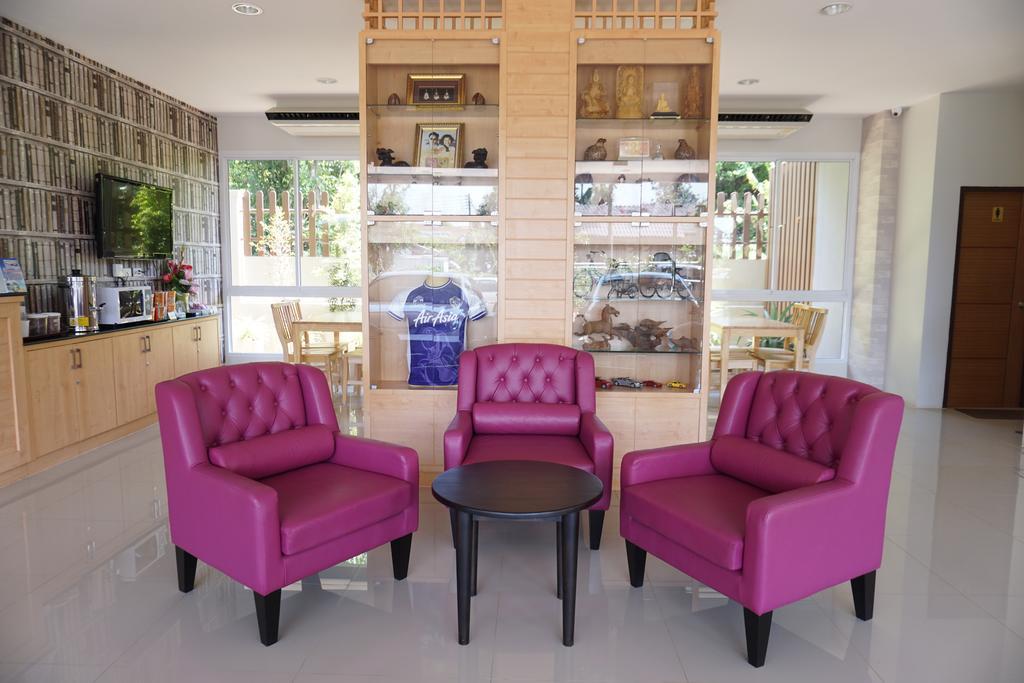 Chompu Nakarin Apartment Trang Buitenkant foto
