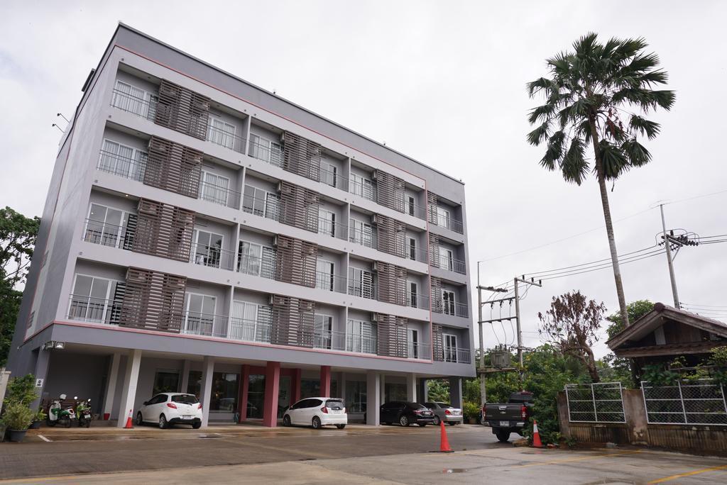Chompu Nakarin Apartment Trang Buitenkant foto