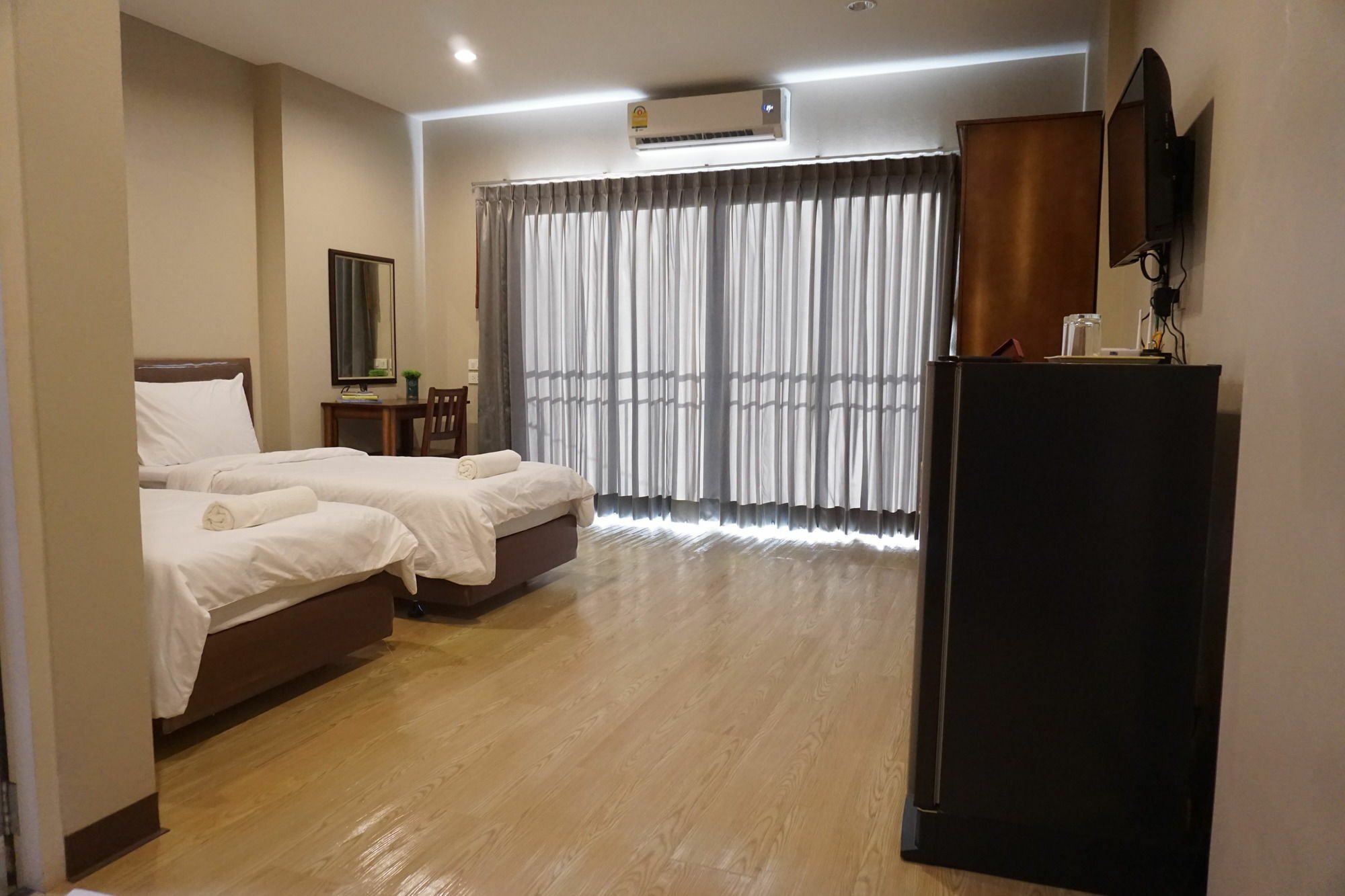 Chompu Nakarin Apartment Trang Buitenkant foto