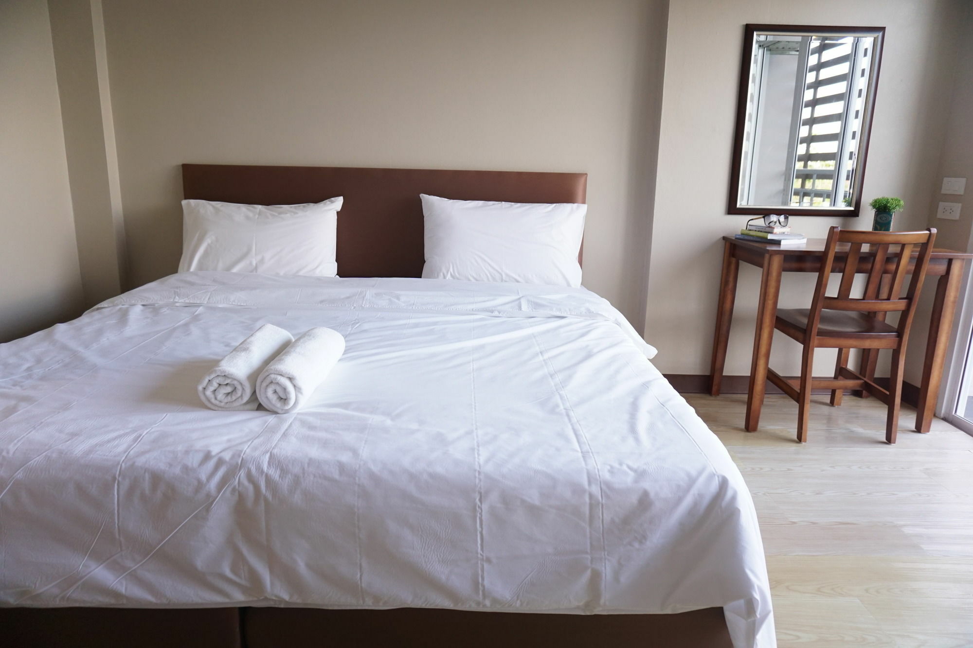 Chompu Nakarin Apartment Trang Buitenkant foto