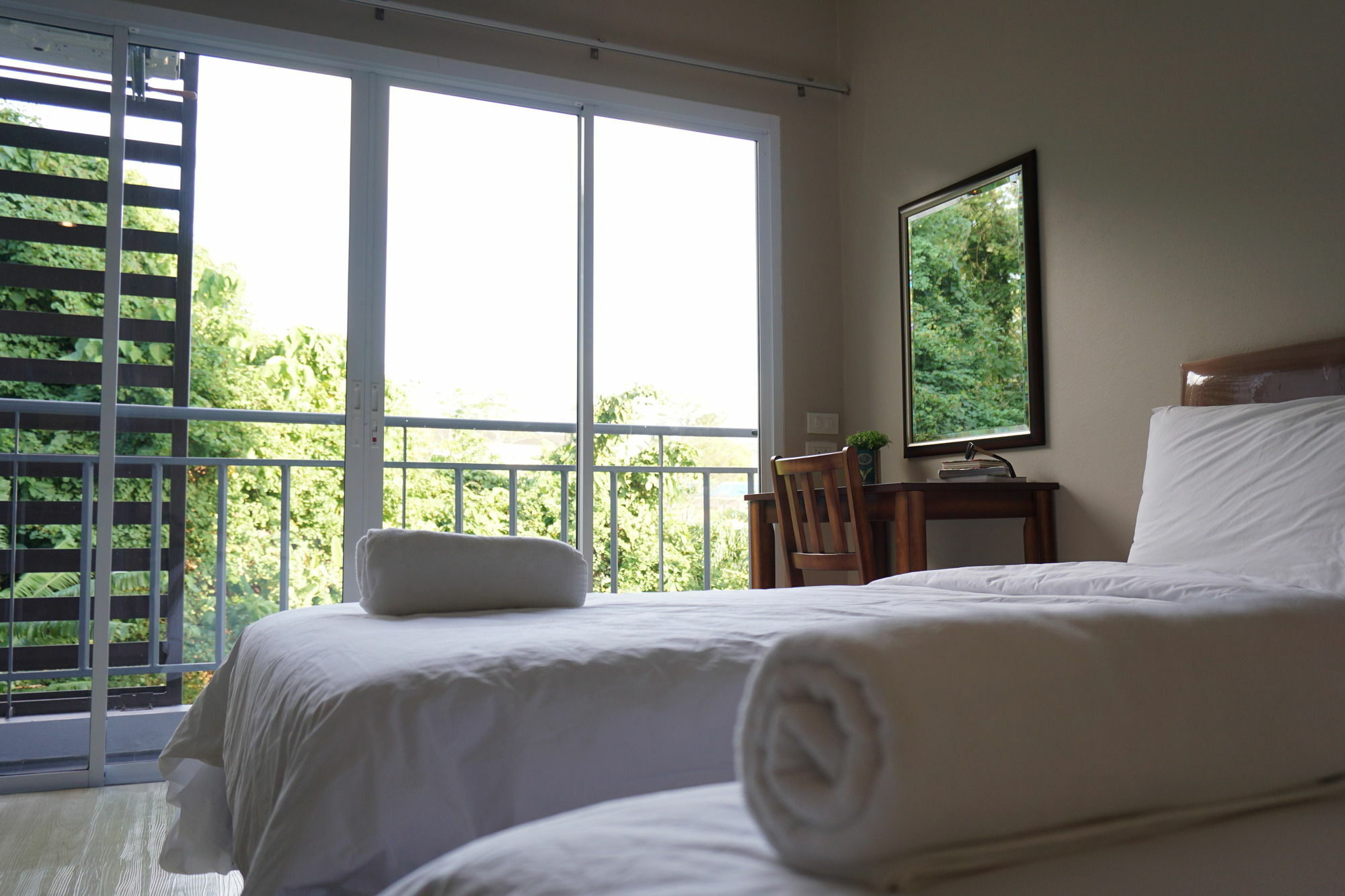 Chompu Nakarin Apartment Trang Buitenkant foto