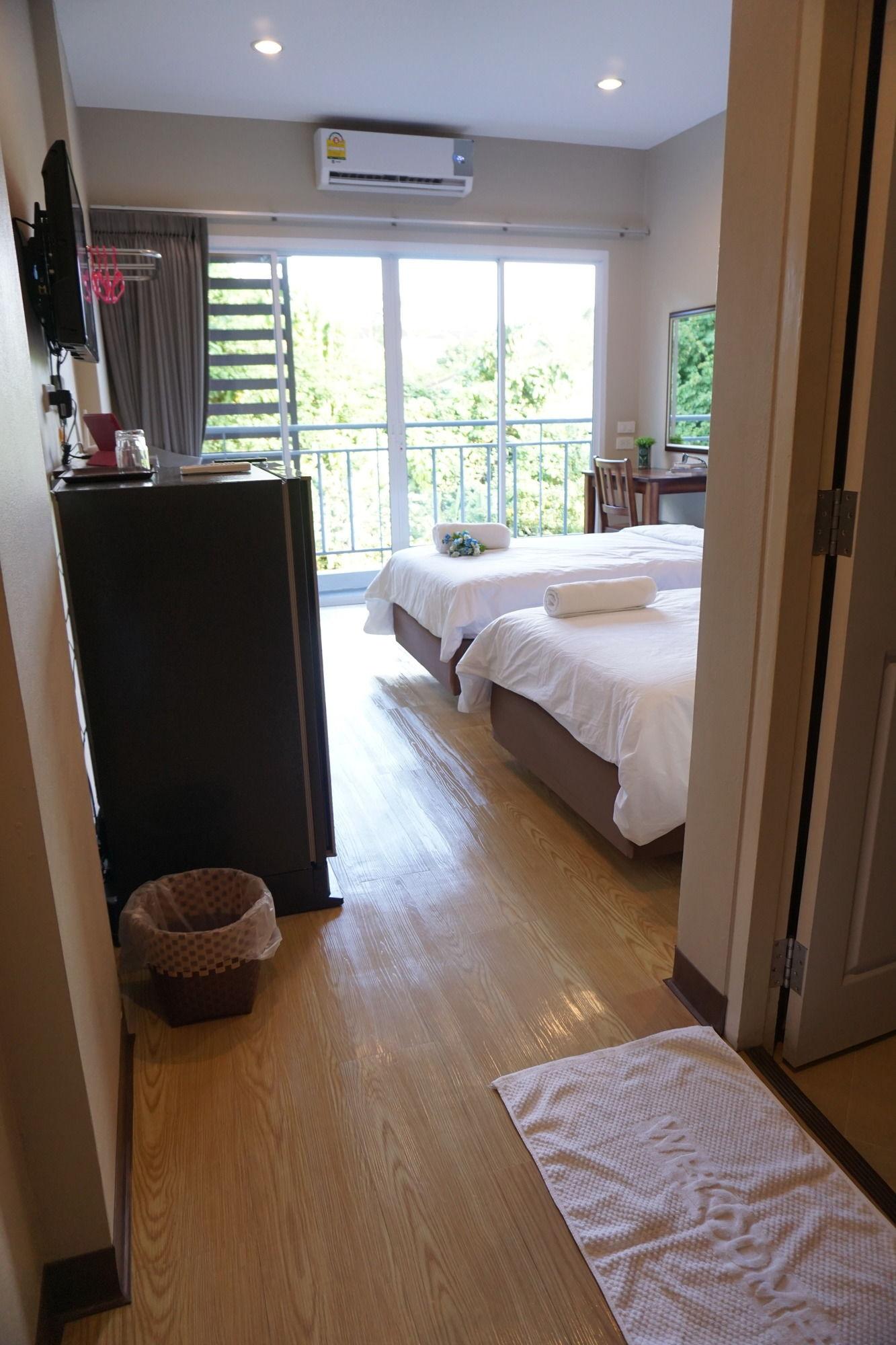 Chompu Nakarin Apartment Trang Buitenkant foto