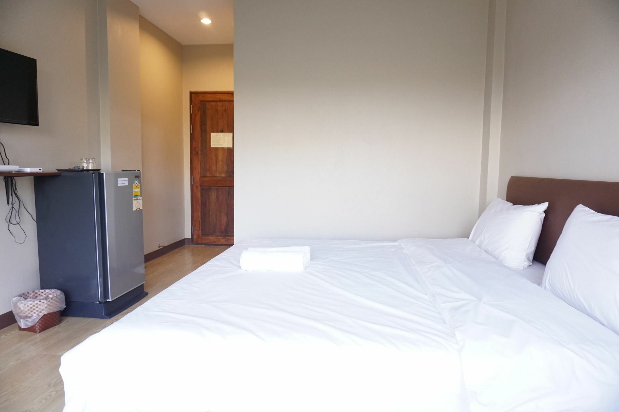 Chompu Nakarin Apartment Trang Buitenkant foto