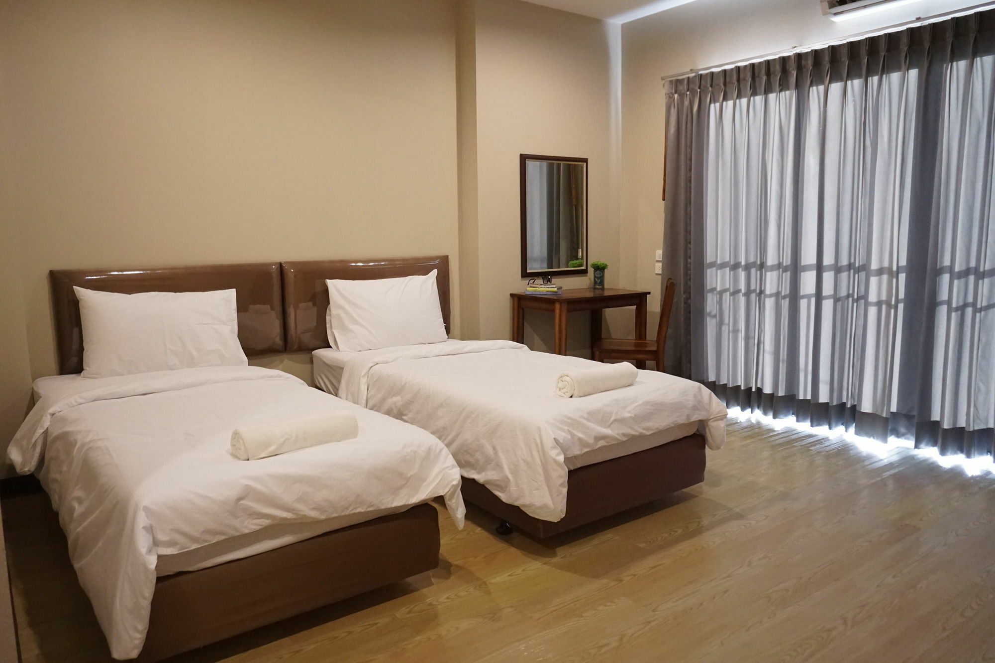 Chompu Nakarin Apartment Trang Buitenkant foto