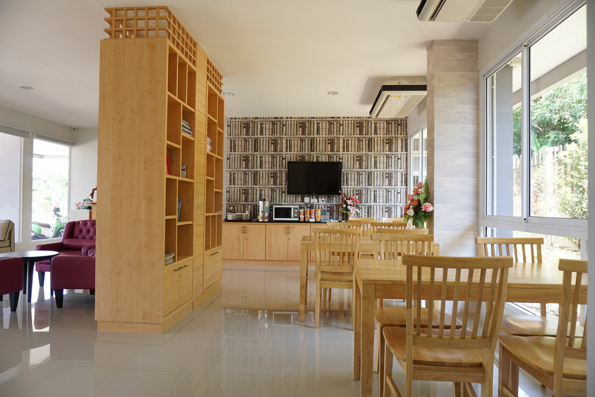 Chompu Nakarin Apartment Trang Buitenkant foto