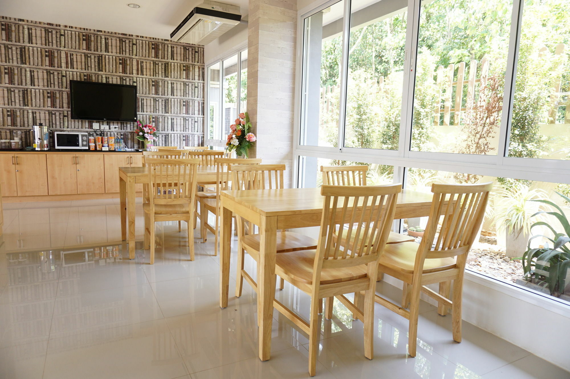 Chompu Nakarin Apartment Trang Buitenkant foto